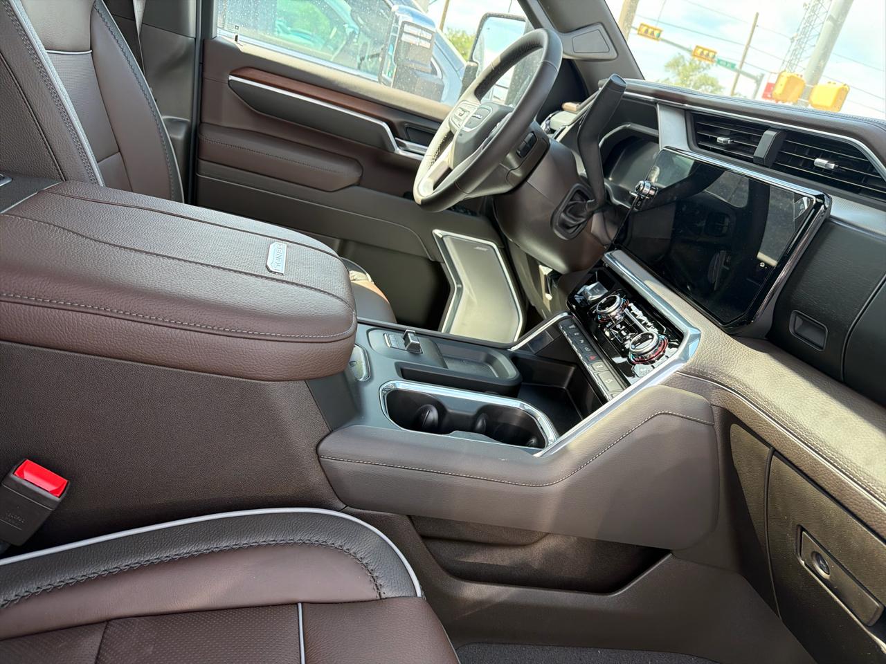 GMC Sierra 2500HD Denali Crew Cab 4WD SB 2026