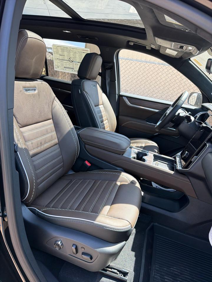 GMC Acadia Denali Ultimate 2026