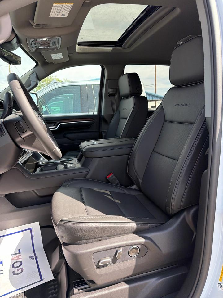 GMC Sierra 2500HD Denali Crew Cab 4WD SB 2026