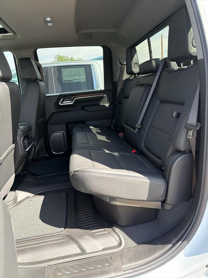GMC Sierra 2500HD Denali Crew Cab 4WD SB 2026