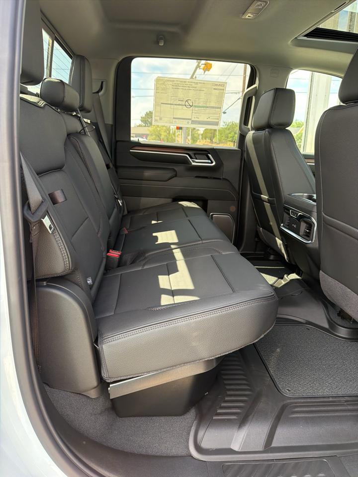 GMC Sierra 2500HD Denali Crew Cab 4WD SB 2026