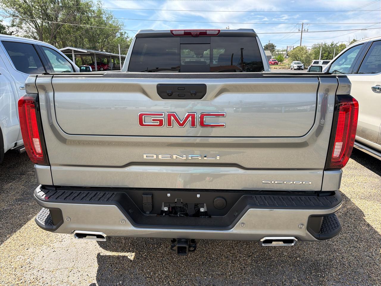 GMC Sierra 1500 Denali Crew Cab Short Box 4WD 2026