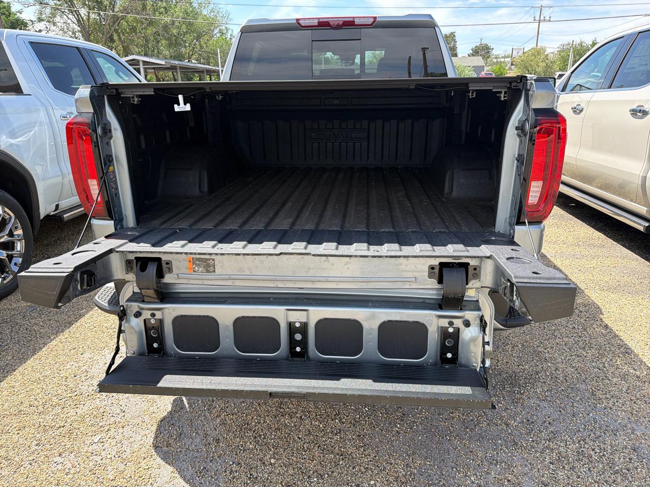 GMC Sierra 1500 Denali Crew Cab Short Box 4WD 2026
