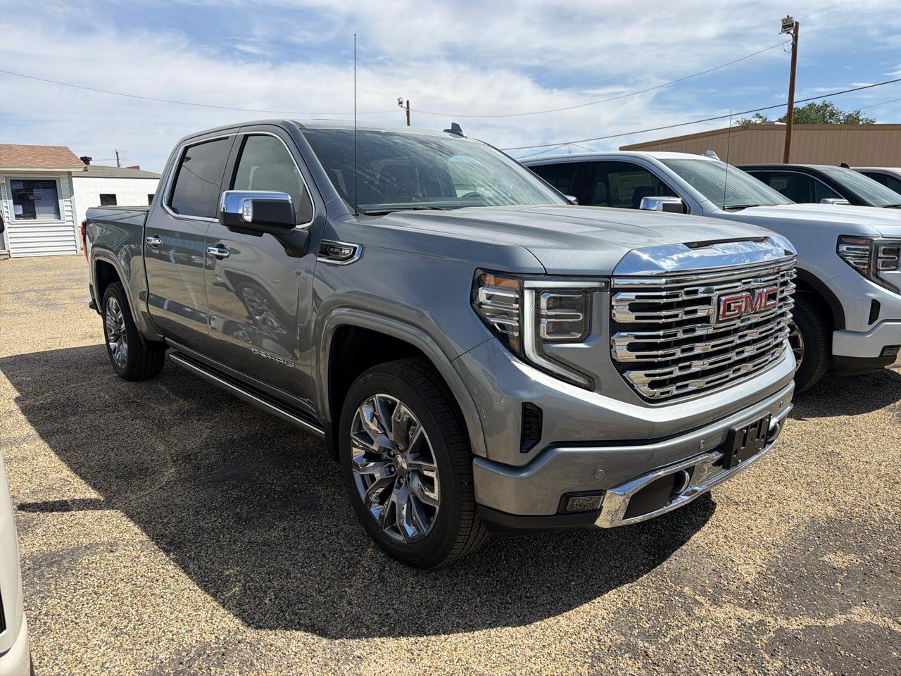 GMC Sierra 1500 Denali Crew Cab Short Box 4WD 2026