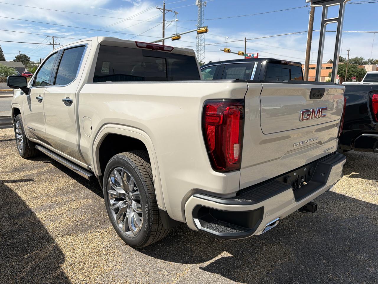 GMC Sierra 1500 Denali Crew Cab Short Box 4WD 2026