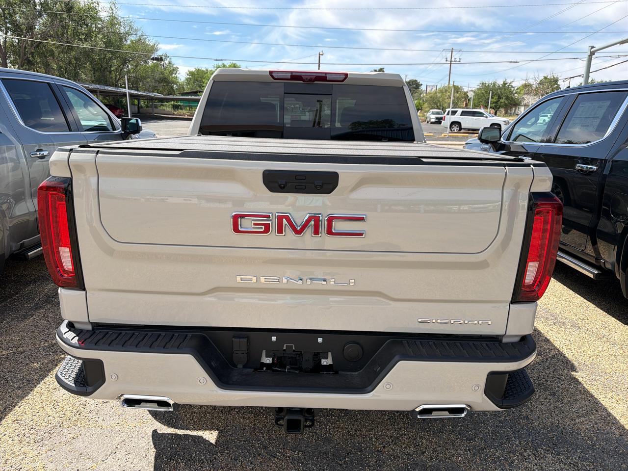 GMC Sierra 1500 Denali Crew Cab Short Box 4WD 2026