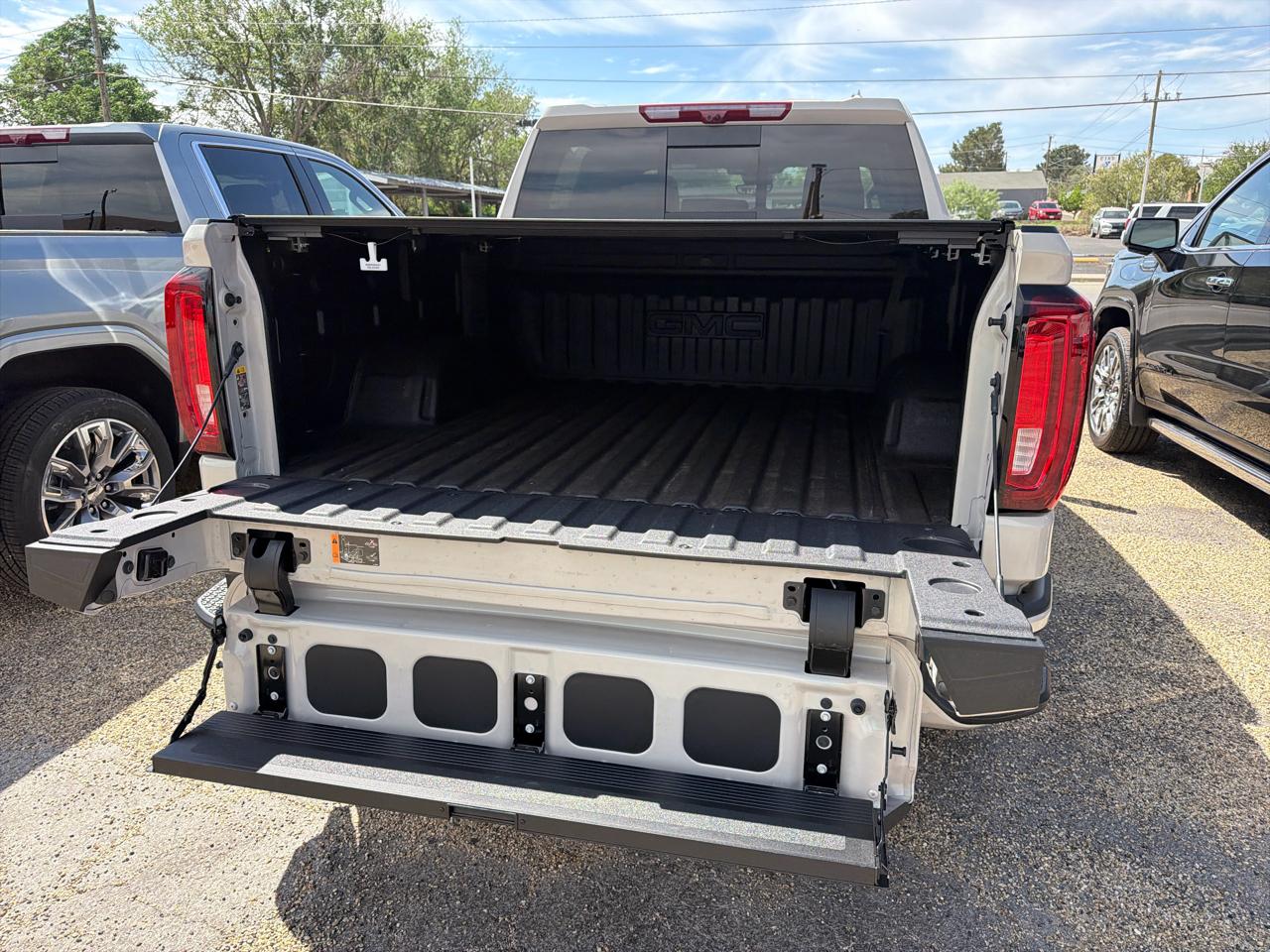 GMC Sierra 1500 Denali Crew Cab Short Box 4WD 2026