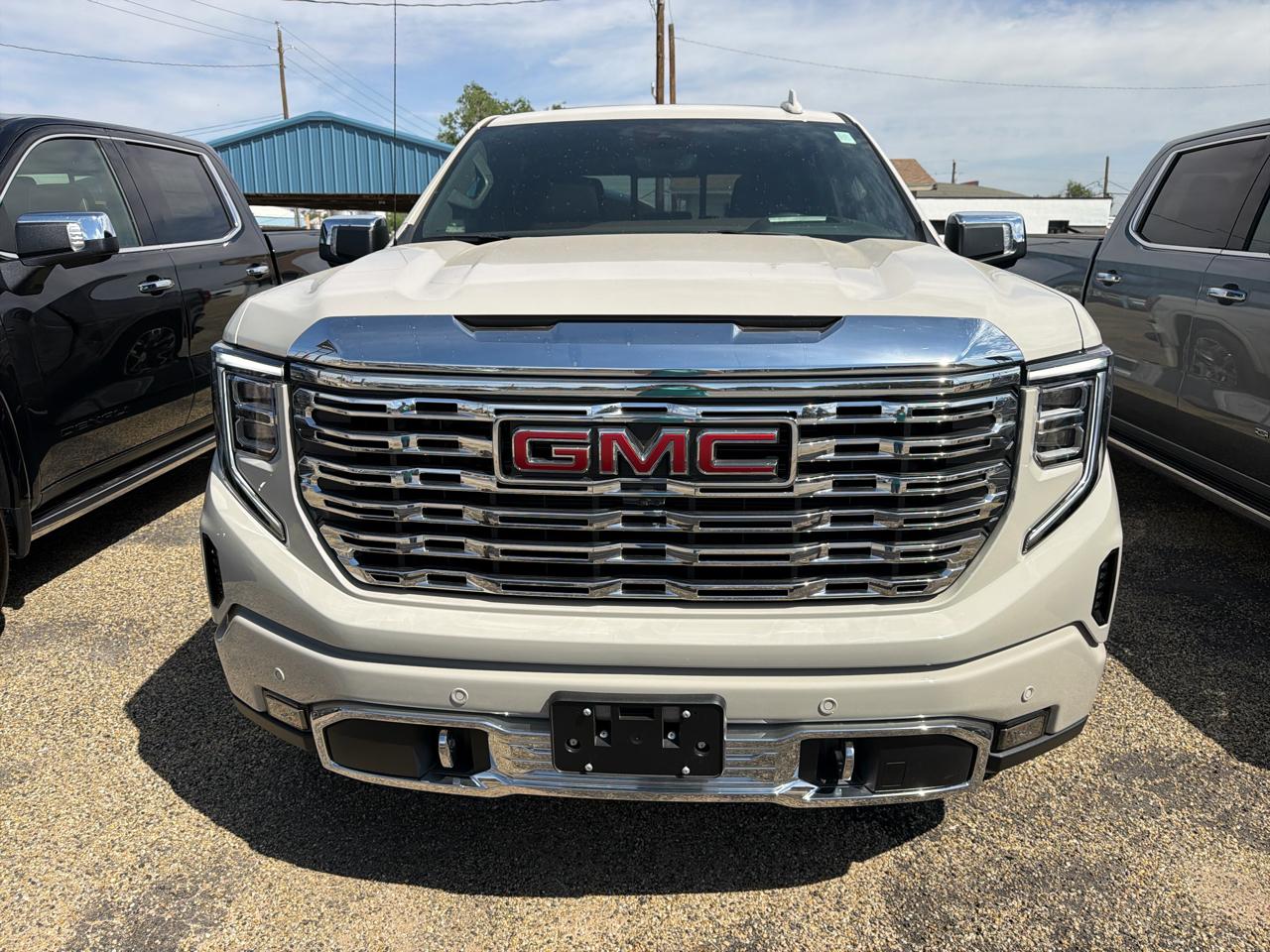 GMC Sierra 1500 Denali Crew Cab Short Box 4WD 2026