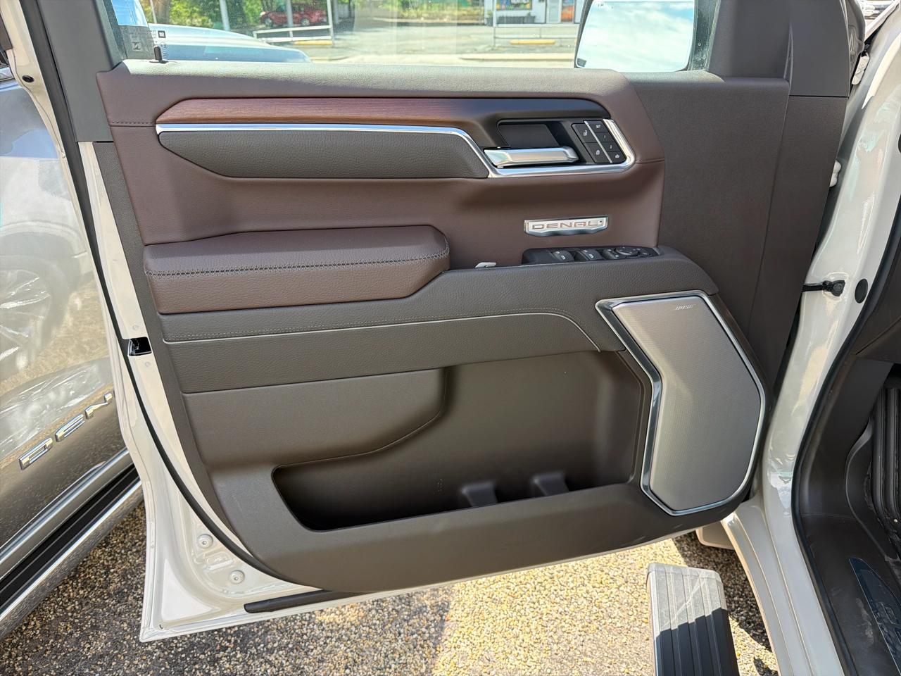 GMC Sierra 1500 Denali Crew Cab Short Box 4WD 2026