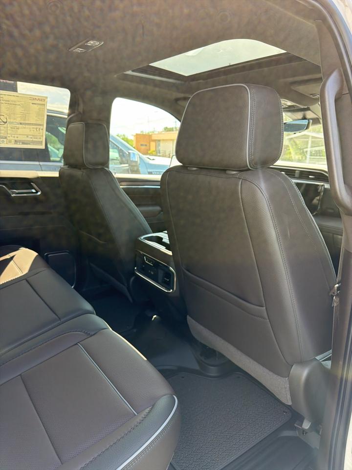 GMC Sierra 1500 Denali Crew Cab Short Box 4WD 2026