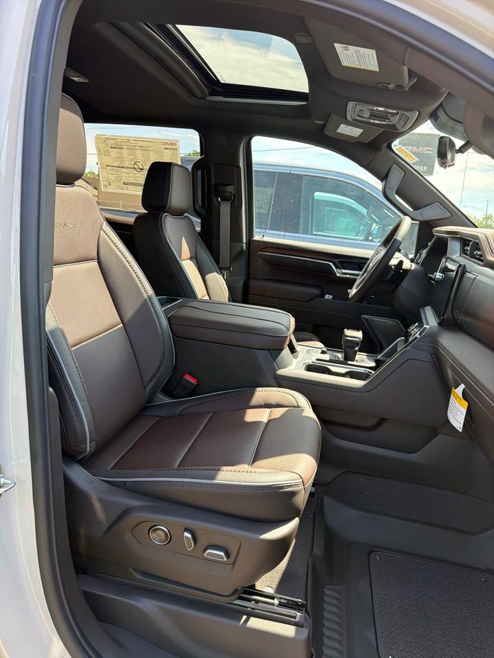 GMC Sierra 1500 Denali Crew Cab Short Box 4WD 2026