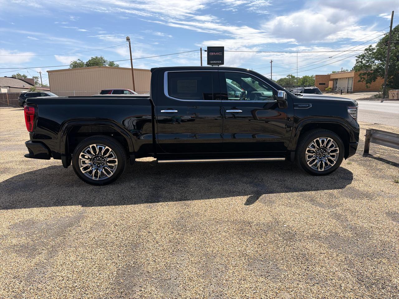 GMC Sierra 1500 Denali Ultimate Crew Cab 4WD 2026