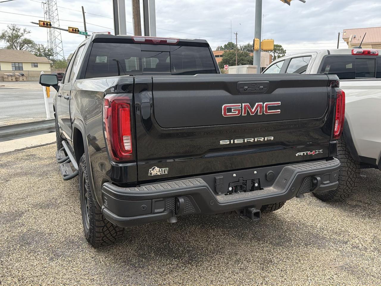 GMC Sierra 1500 AT4X Crew Cab 4WD 2026