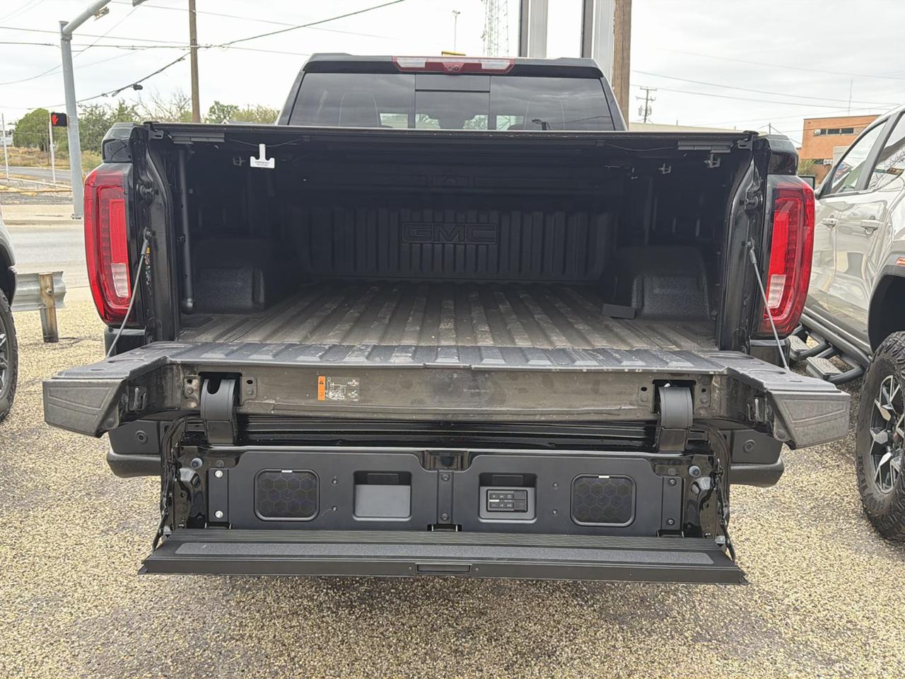 GMC Sierra 1500 AT4X Crew Cab 4WD 2026