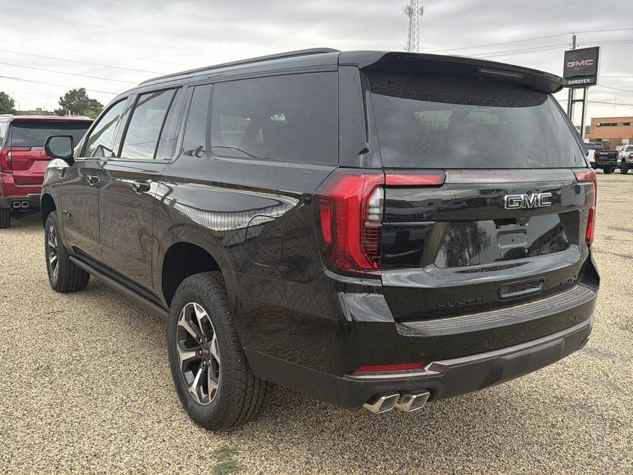 GMC Yukon XL AT4 Ultimate 4WD 2026