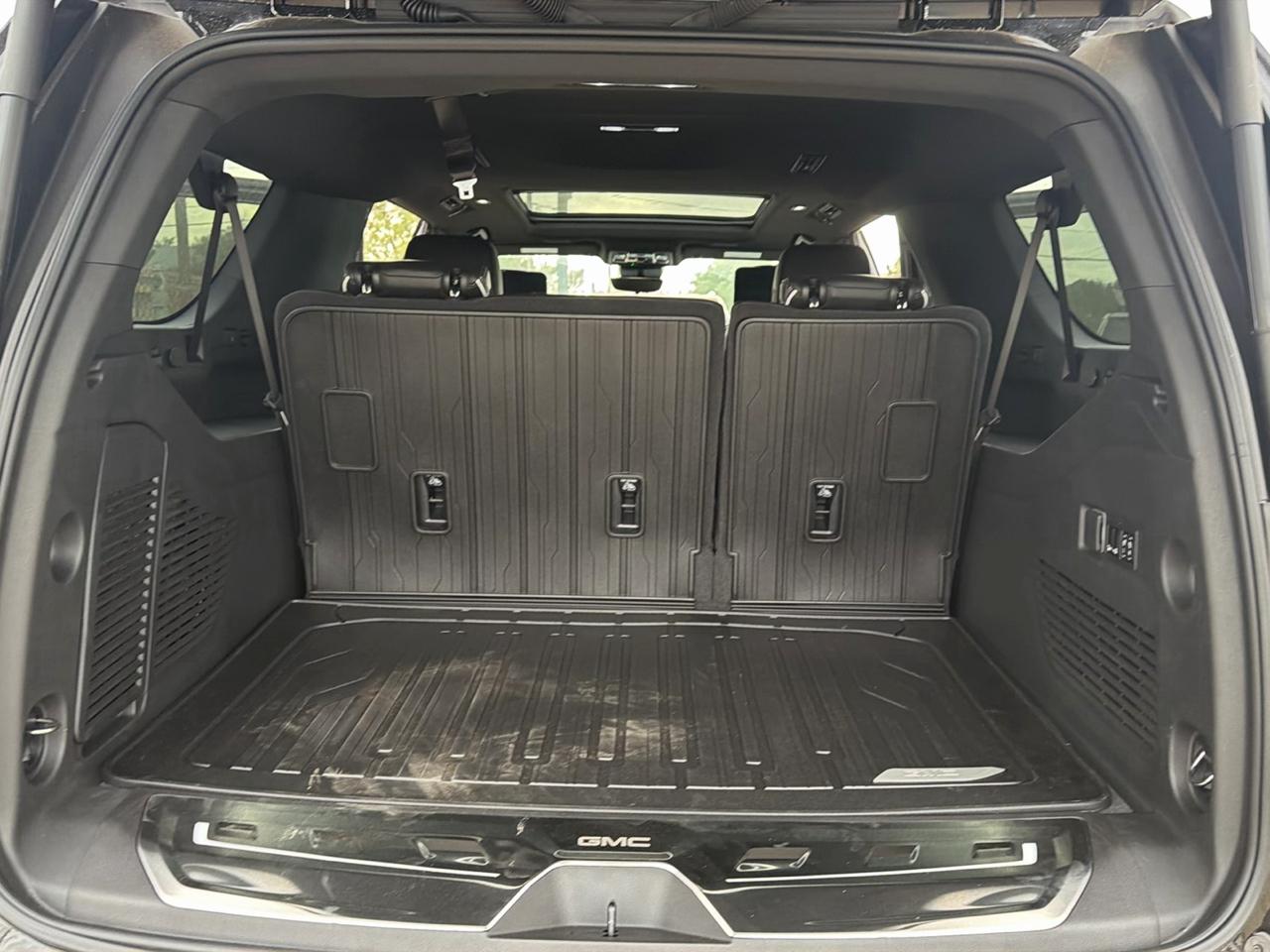 GMC Yukon XL AT4 Ultimate 4WD 2026