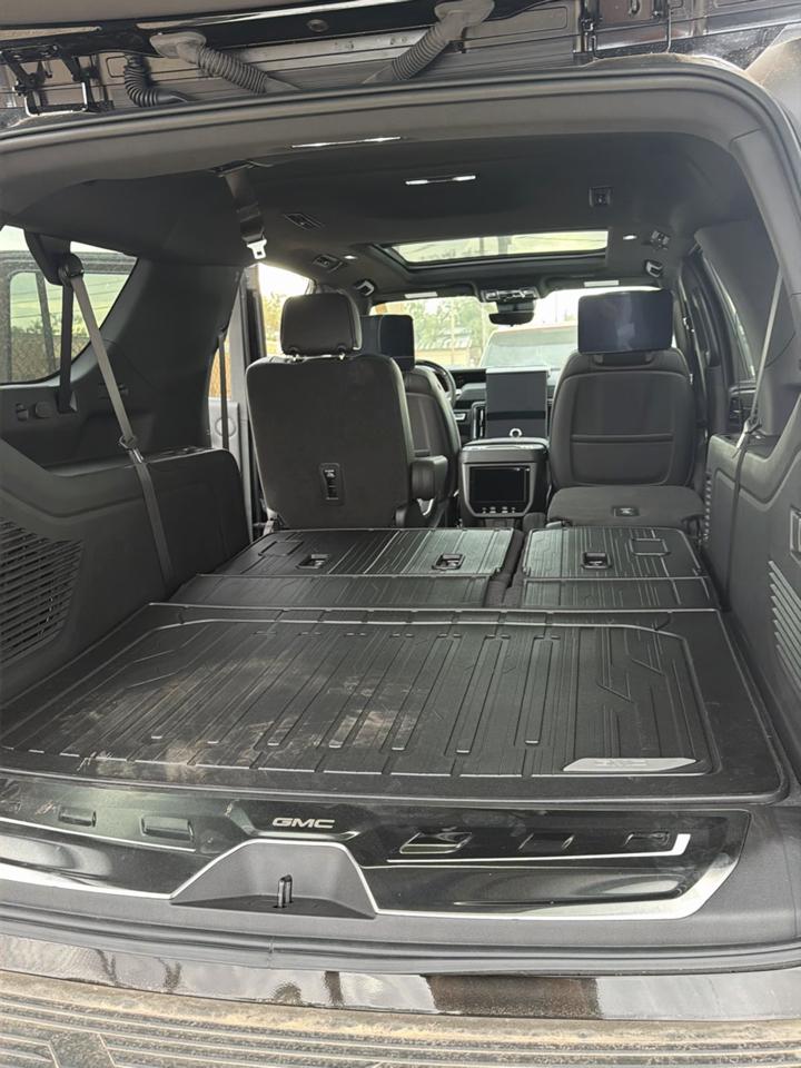 GMC Yukon XL AT4 Ultimate 4WD 2026