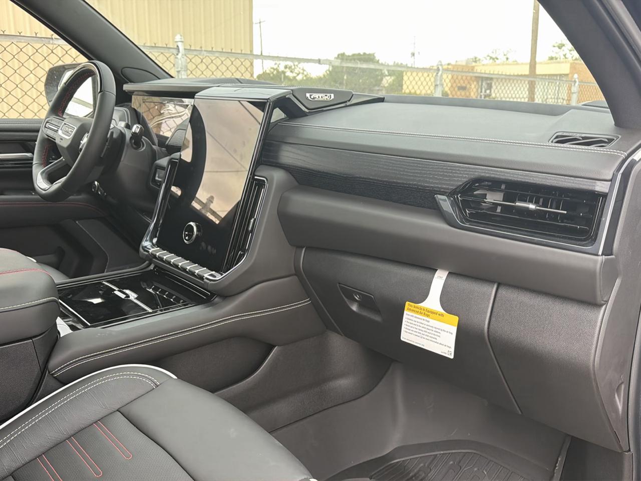 GMC Yukon XL AT4 Ultimate 4WD 2026