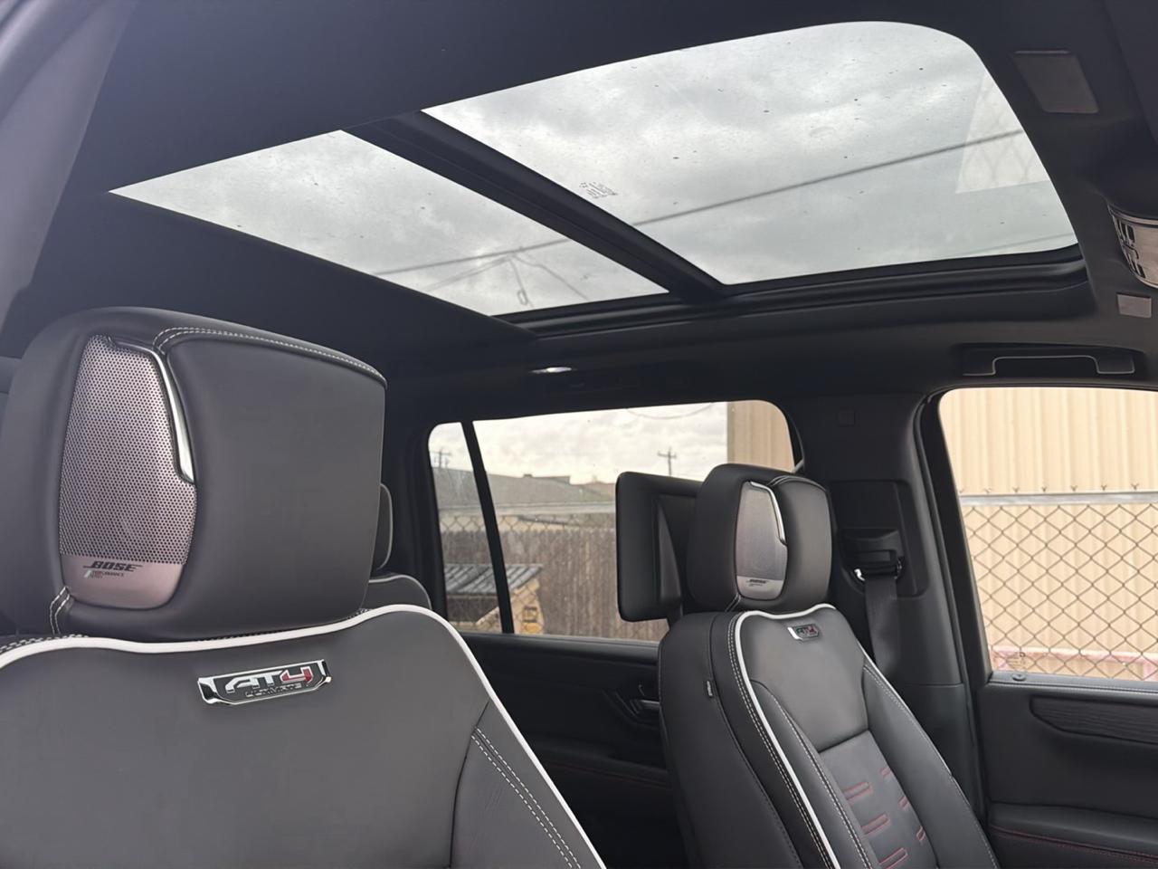 GMC Yukon XL AT4 Ultimate 4WD 2026