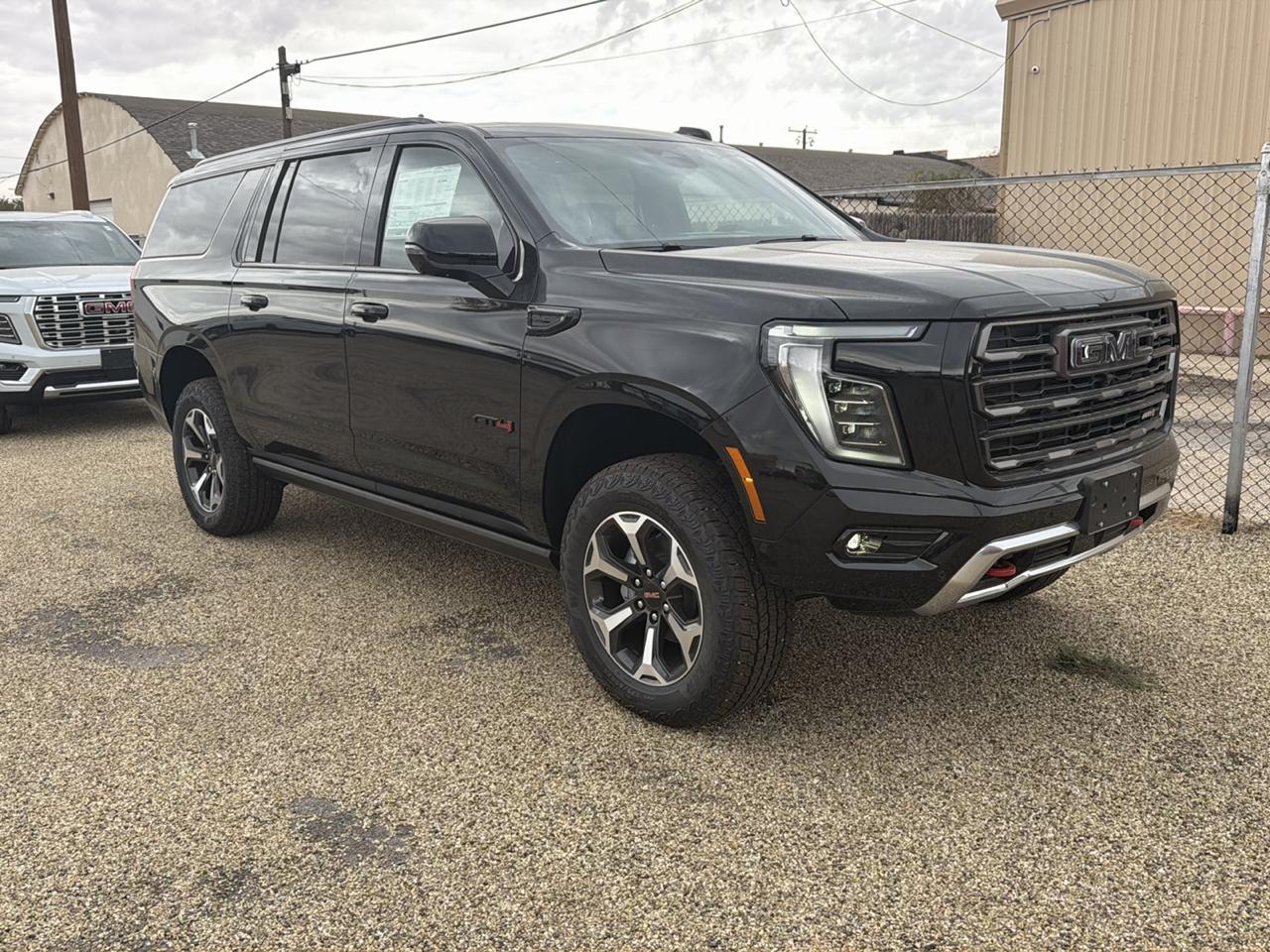 GMC Yukon XL AT4 Ultimate 4WD 2026