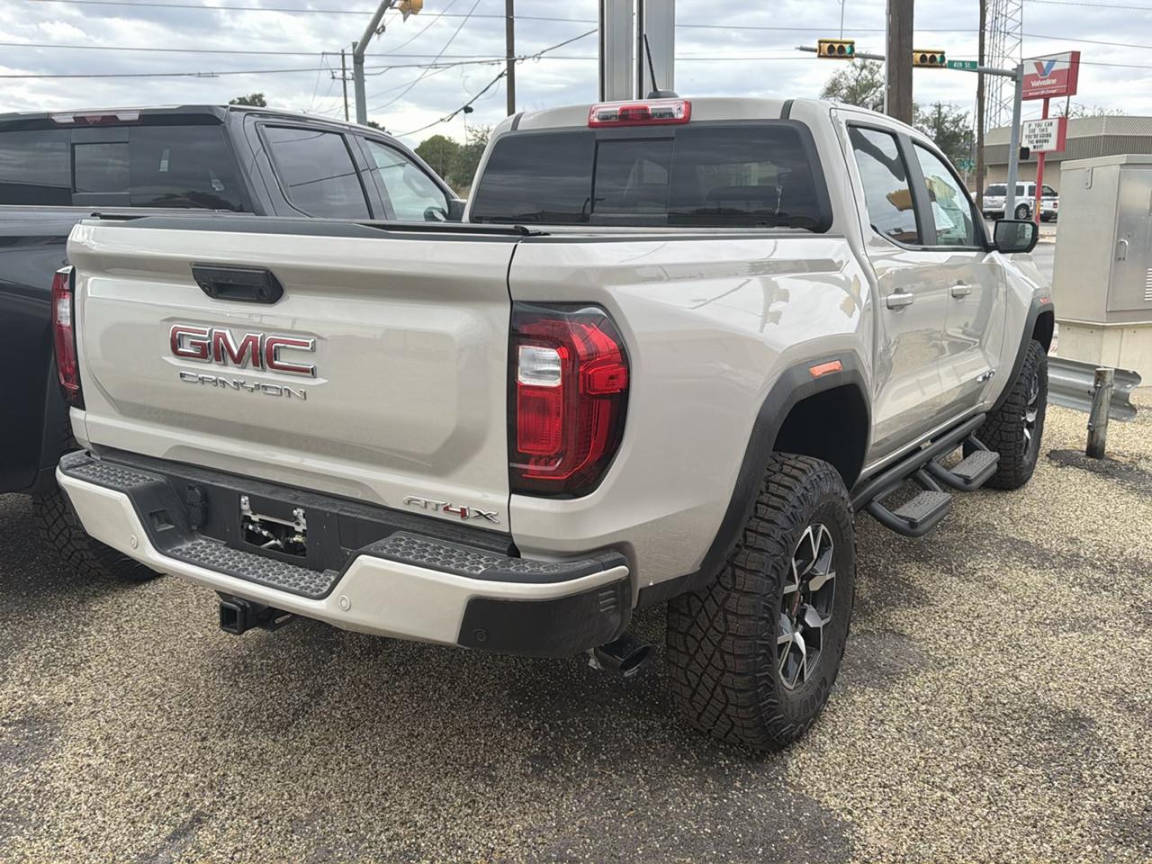 GMC Canyon AT4X Crew Cab 4WD 2026