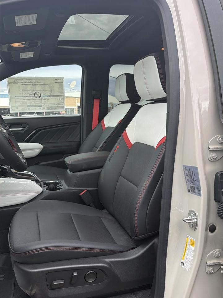 GMC Canyon AT4X Crew Cab 4WD 2026