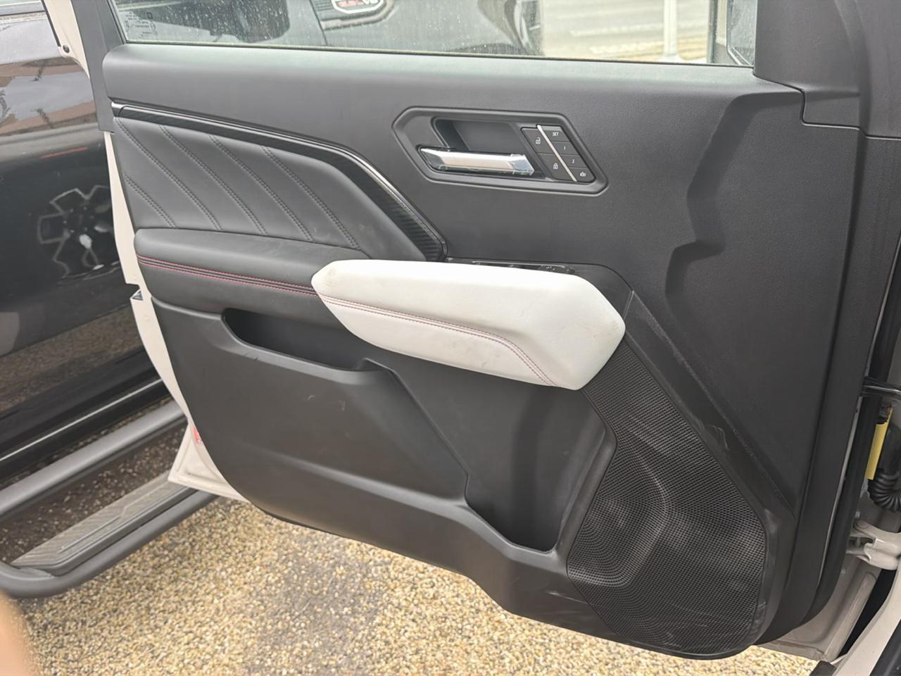 GMC Canyon AT4X Crew Cab 4WD 2026