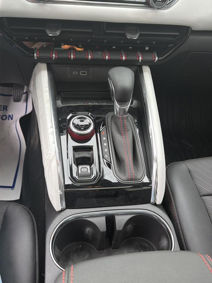 GMC Canyon AT4X Crew Cab 4WD 2026