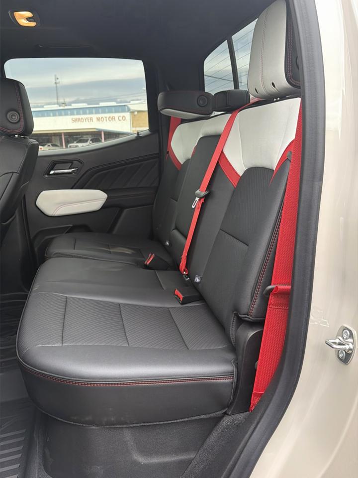 GMC Canyon AT4X Crew Cab 4WD 2026