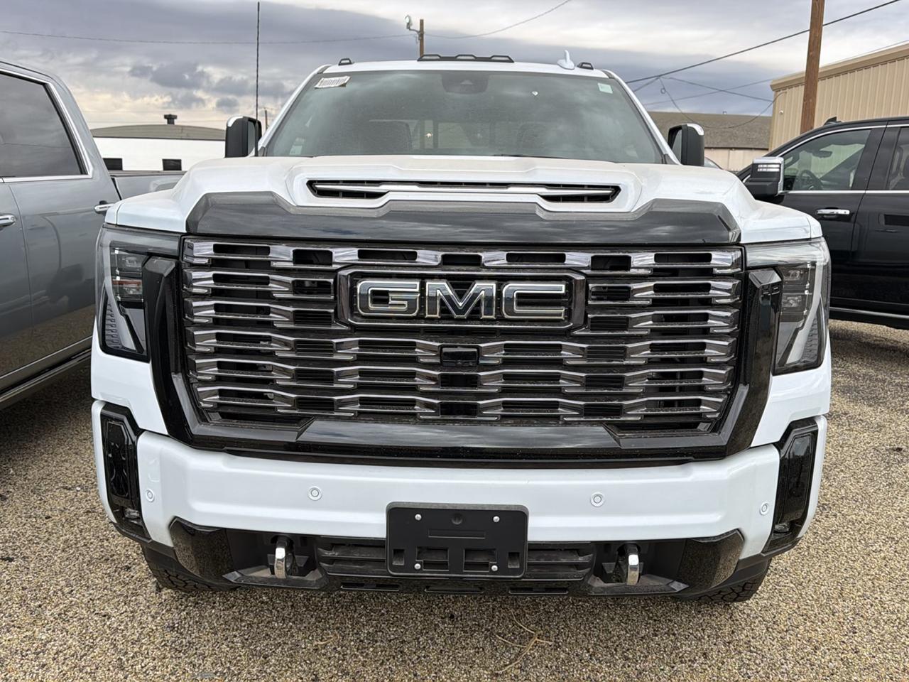 GMC Sierra 2500HD Denali Ultimate Crew Cab 4WD 2026