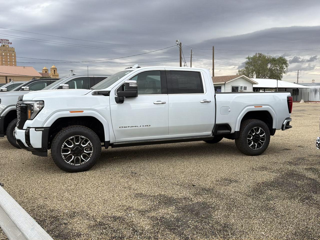 GMC Sierra 2500HD Denali Ultimate Crew Cab 4WD 2026