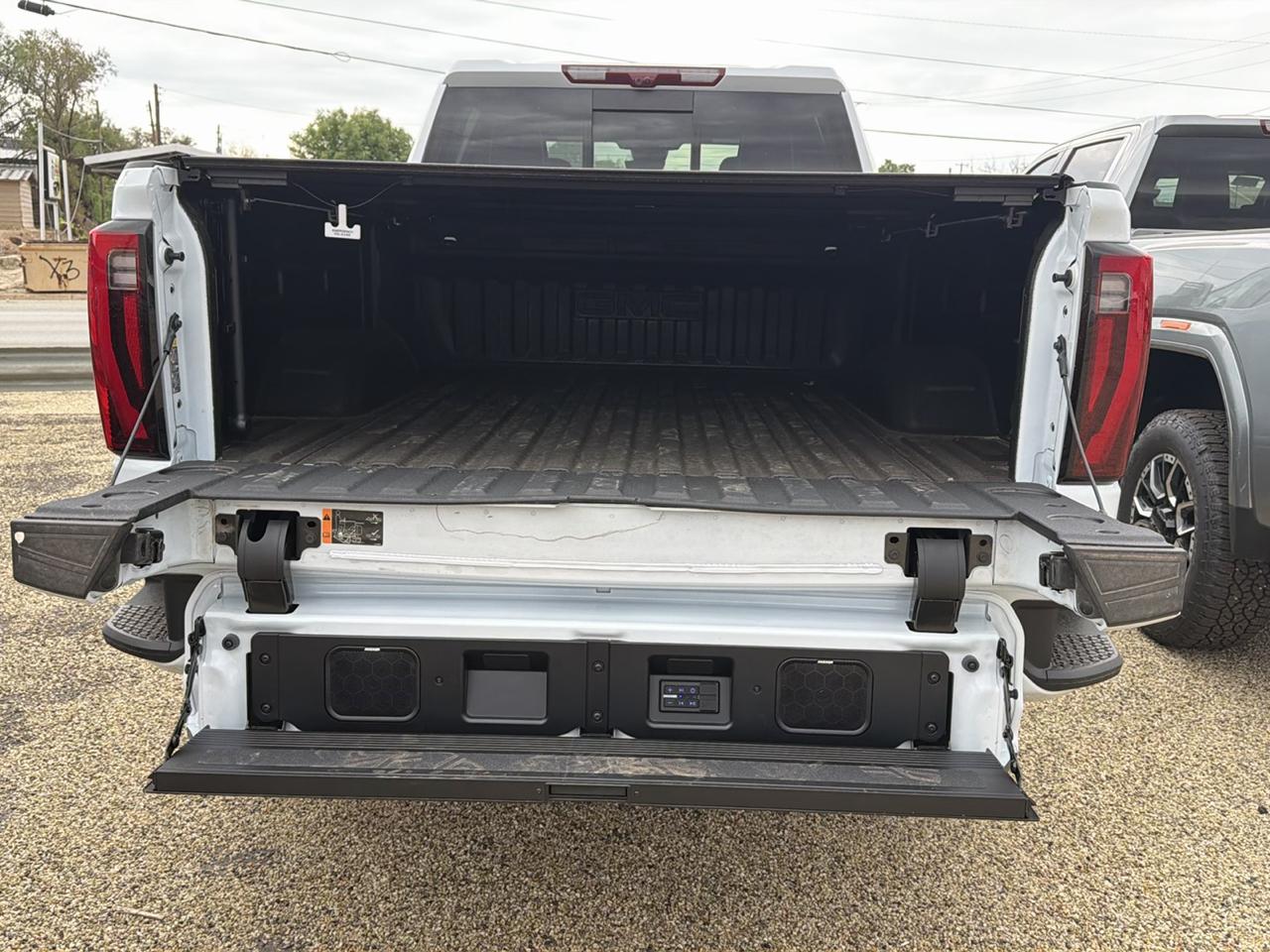 GMC Sierra 2500HD Denali Ultimate Crew Cab 4WD 2026