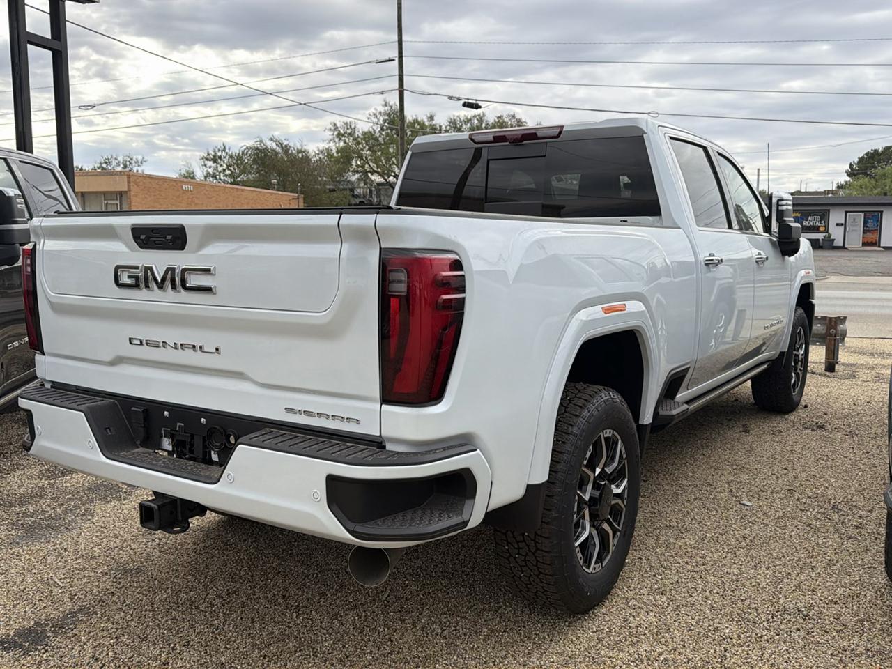 GMC Sierra 2500HD Denali Ultimate Crew Cab 4WD 2026