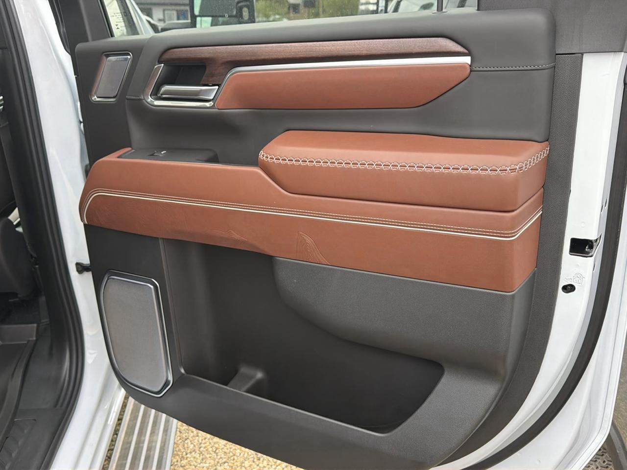 GMC Sierra 2500HD Denali Ultimate Crew Cab 4WD 2026