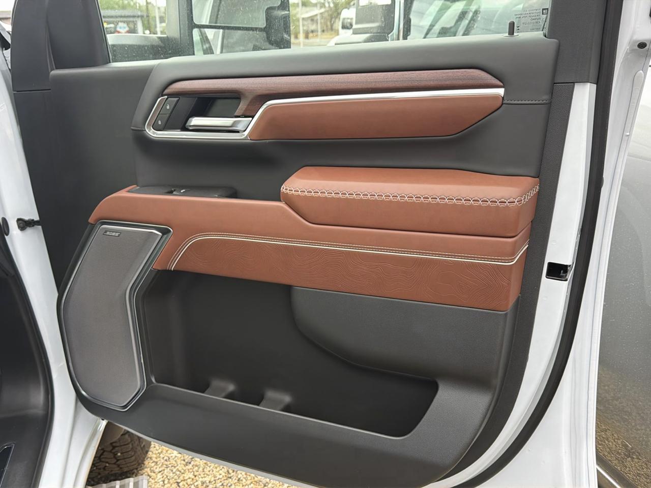GMC Sierra 2500HD Denali Ultimate Crew Cab 4WD 2026