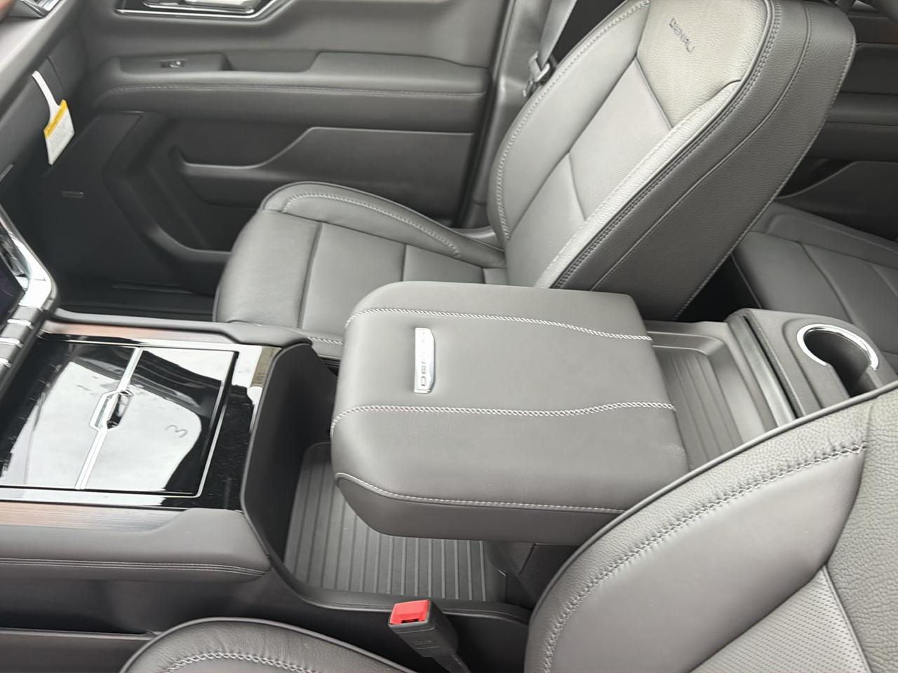 GMC Yukon Denali 4WD 2026