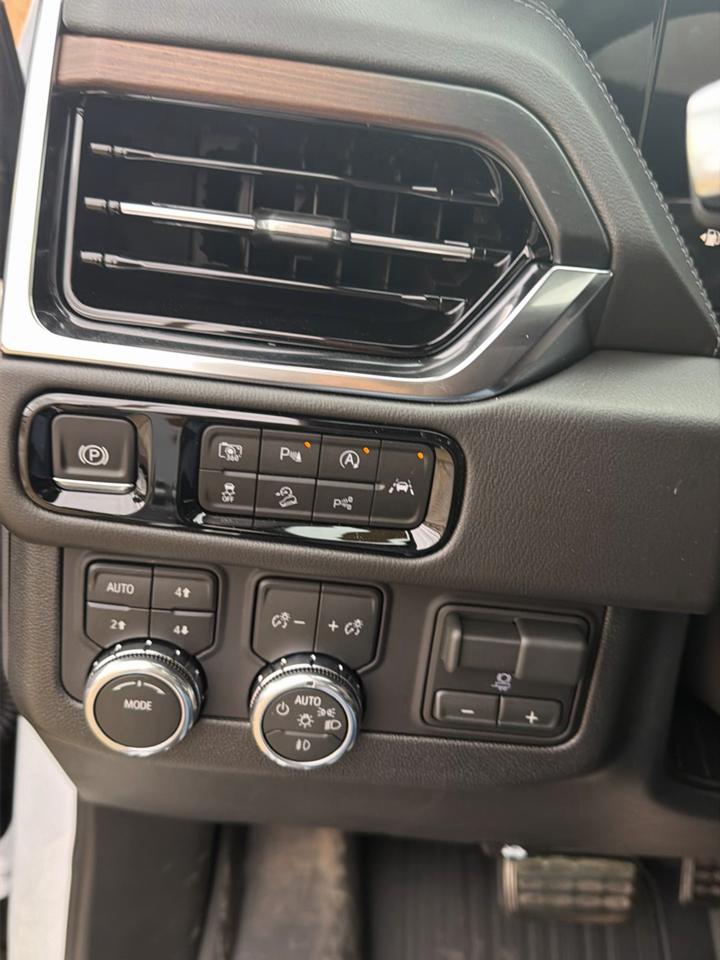 GMC Yukon Denali 4WD 2026
