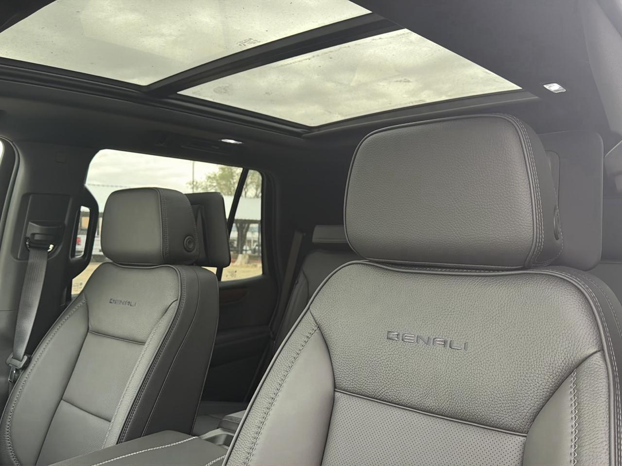 GMC Yukon Denali 4WD 2026