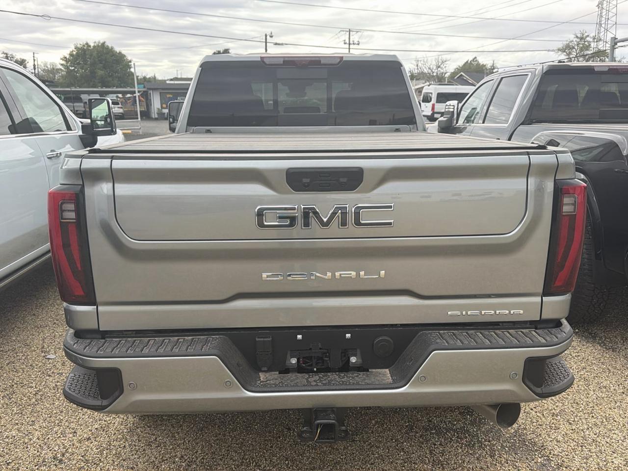 GMC Sierra 2500HD Denali Ultimate Crew Cab 4WD 2026