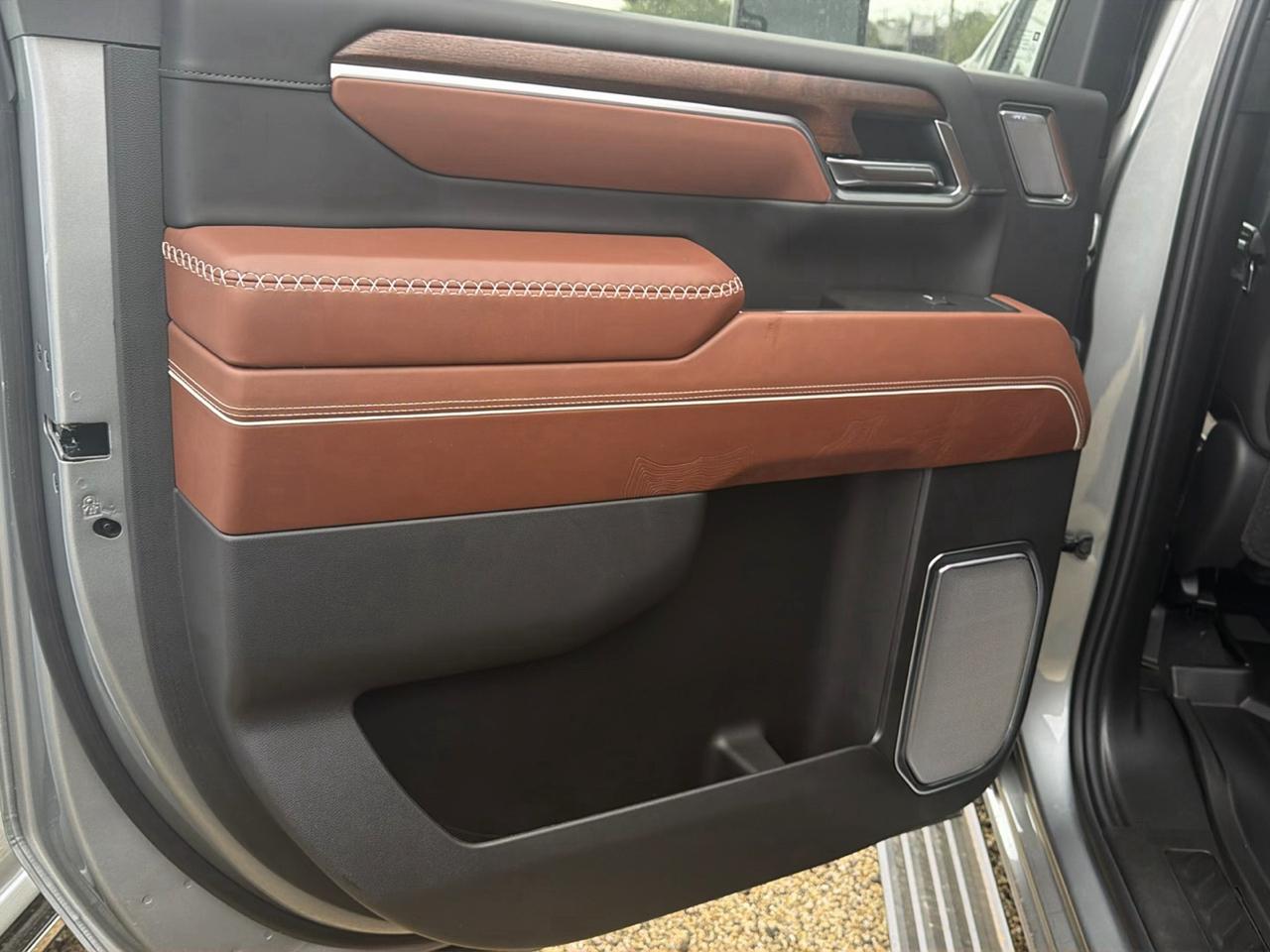 GMC Sierra 2500HD Denali Ultimate Crew Cab 4WD 2026