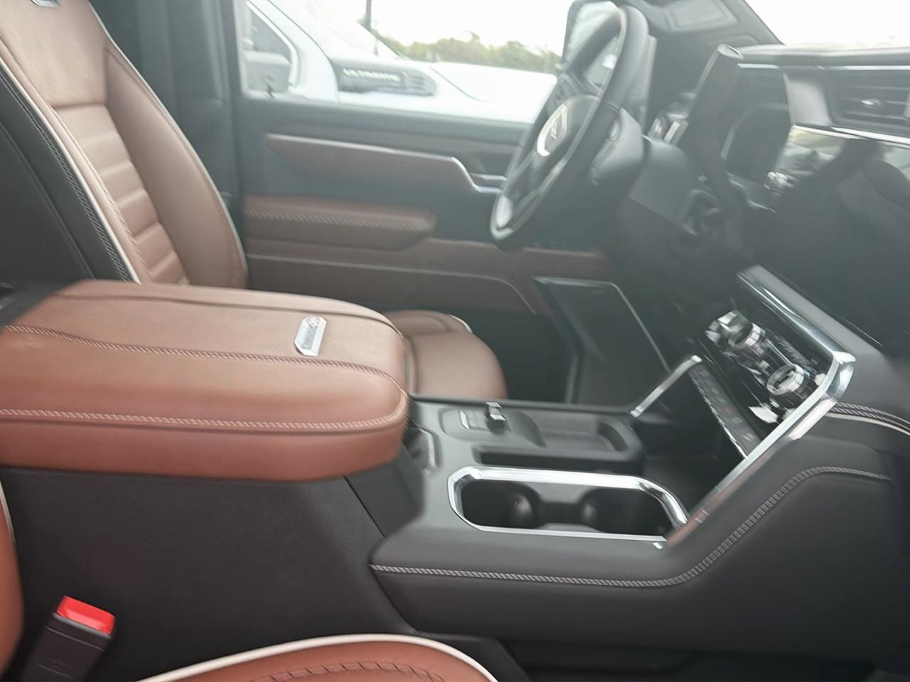 GMC Sierra 2500HD Denali Ultimate Crew Cab 4WD 2026
