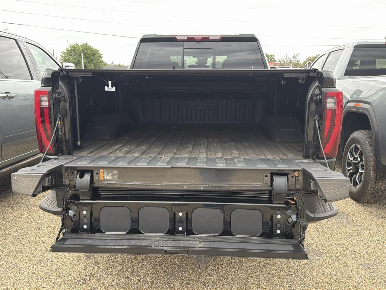 GMC Sierra 2500HD Denali Crew Cab 4WD SB 2026
