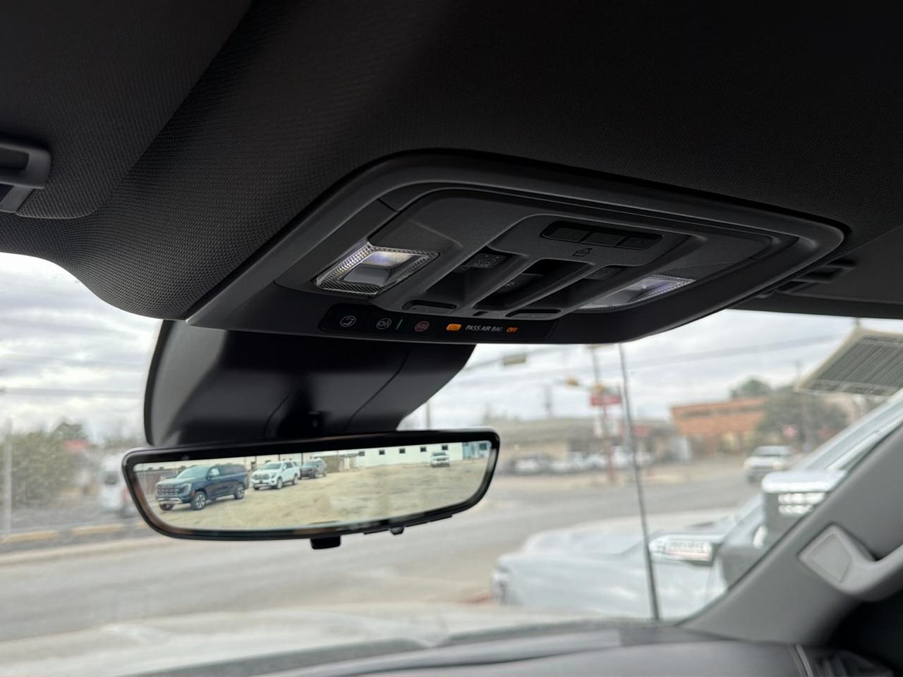 GMC Sierra 2500HD Denali Crew Cab 4WD SB 2026