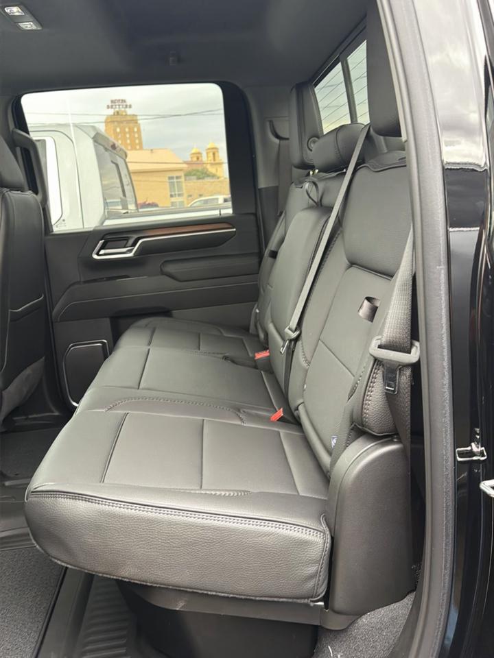 GMC Sierra 2500HD Denali Crew Cab 4WD SB 2026