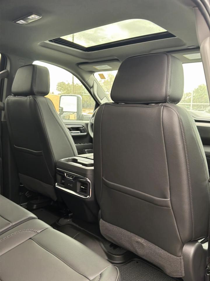 GMC Sierra 2500HD Denali Crew Cab 4WD SB 2026