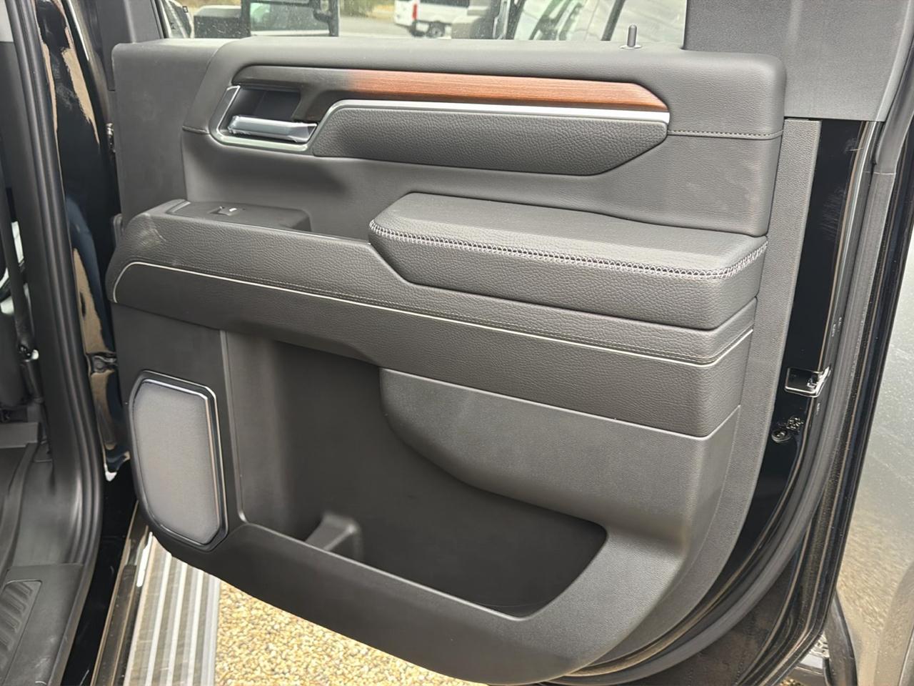 GMC Sierra 2500HD Denali Crew Cab 4WD SB 2026
