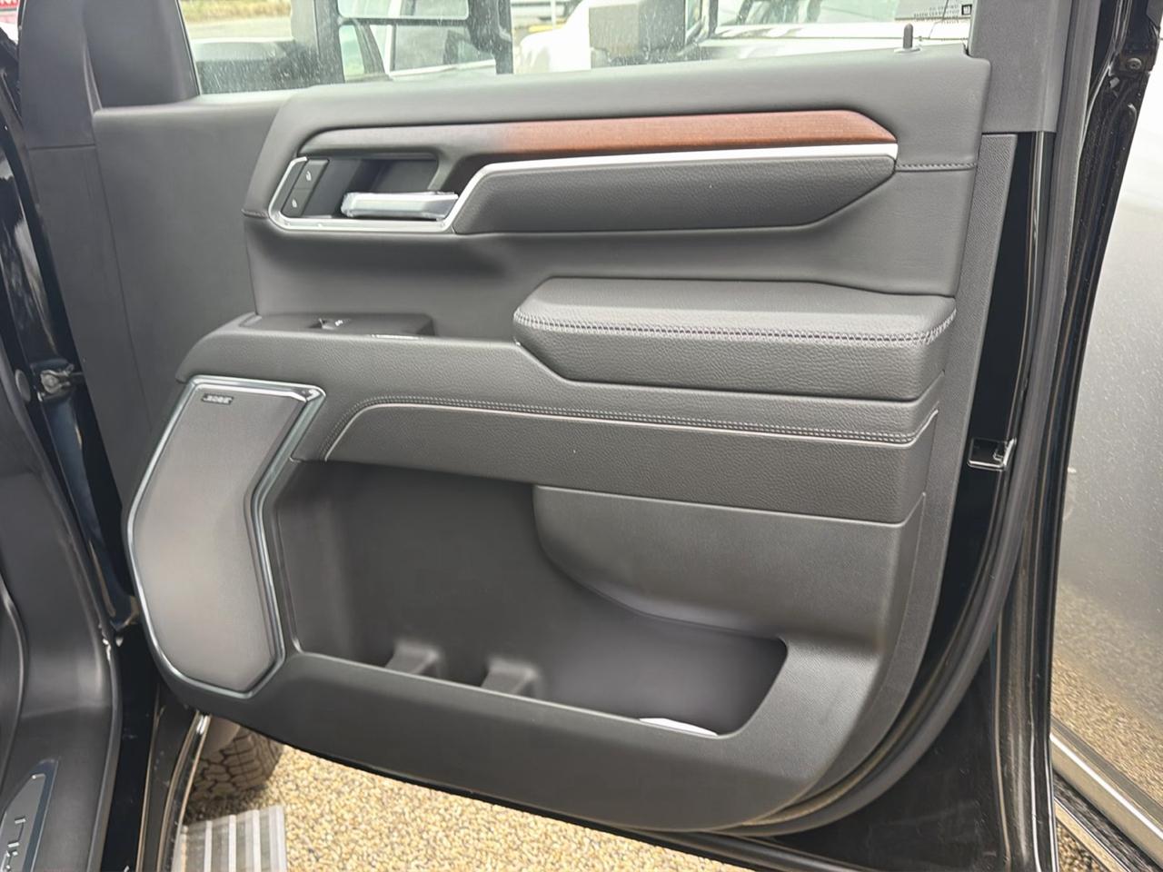 GMC Sierra 2500HD Denali Crew Cab 4WD SB 2026