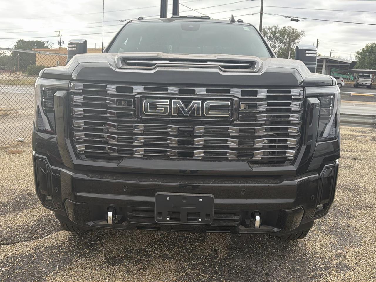 GMC Sierra 3500HD Denali Ultimate Crew Cab 4WD 2026
