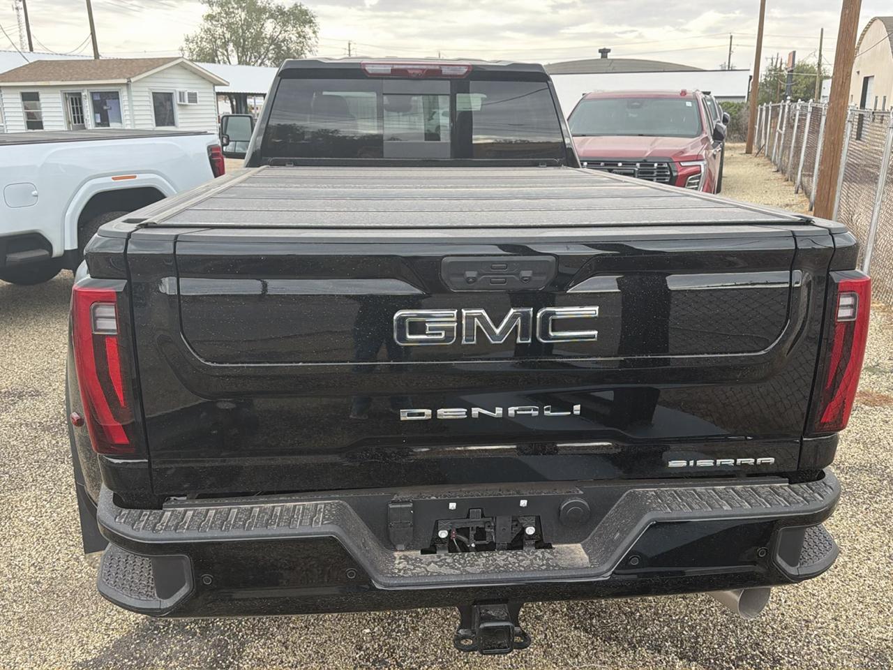 GMC Sierra 3500HD Denali Ultimate Crew Cab 4WD 2026