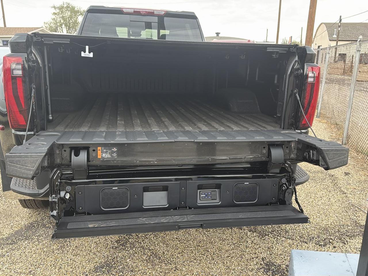 GMC Sierra 3500HD Denali Ultimate Crew Cab 4WD 2026